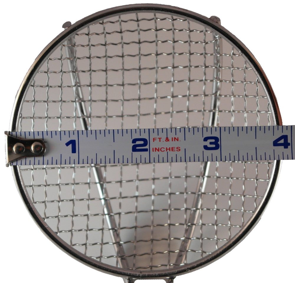 Sand Dipper stainless-steel basket provides sturdy, rust-resistant sifting.