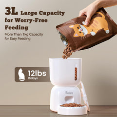 Sandpoy FW1 locking lid prevents pawing and spills during meals.