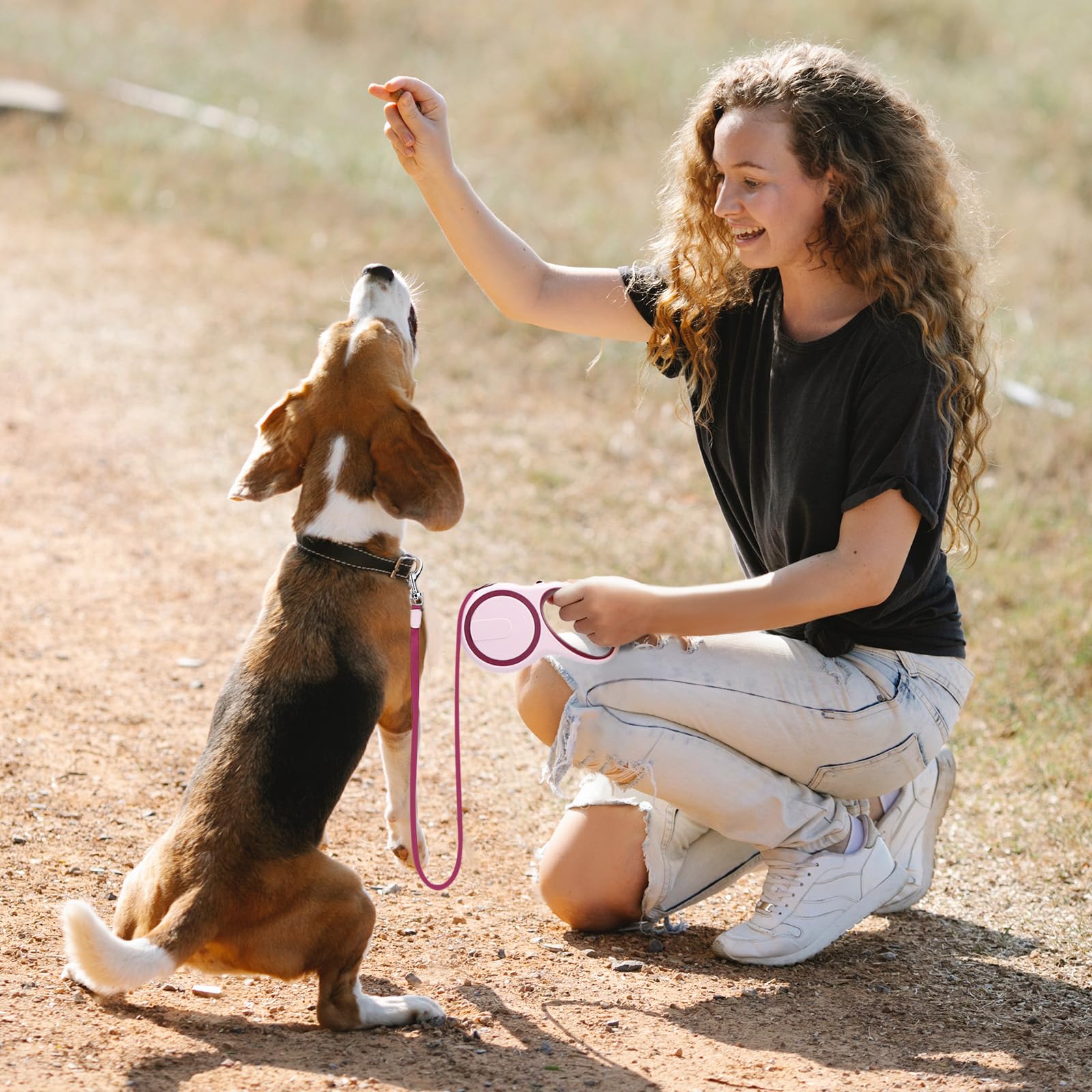 Segarty lightweight leash ideal for urban outings with dogs