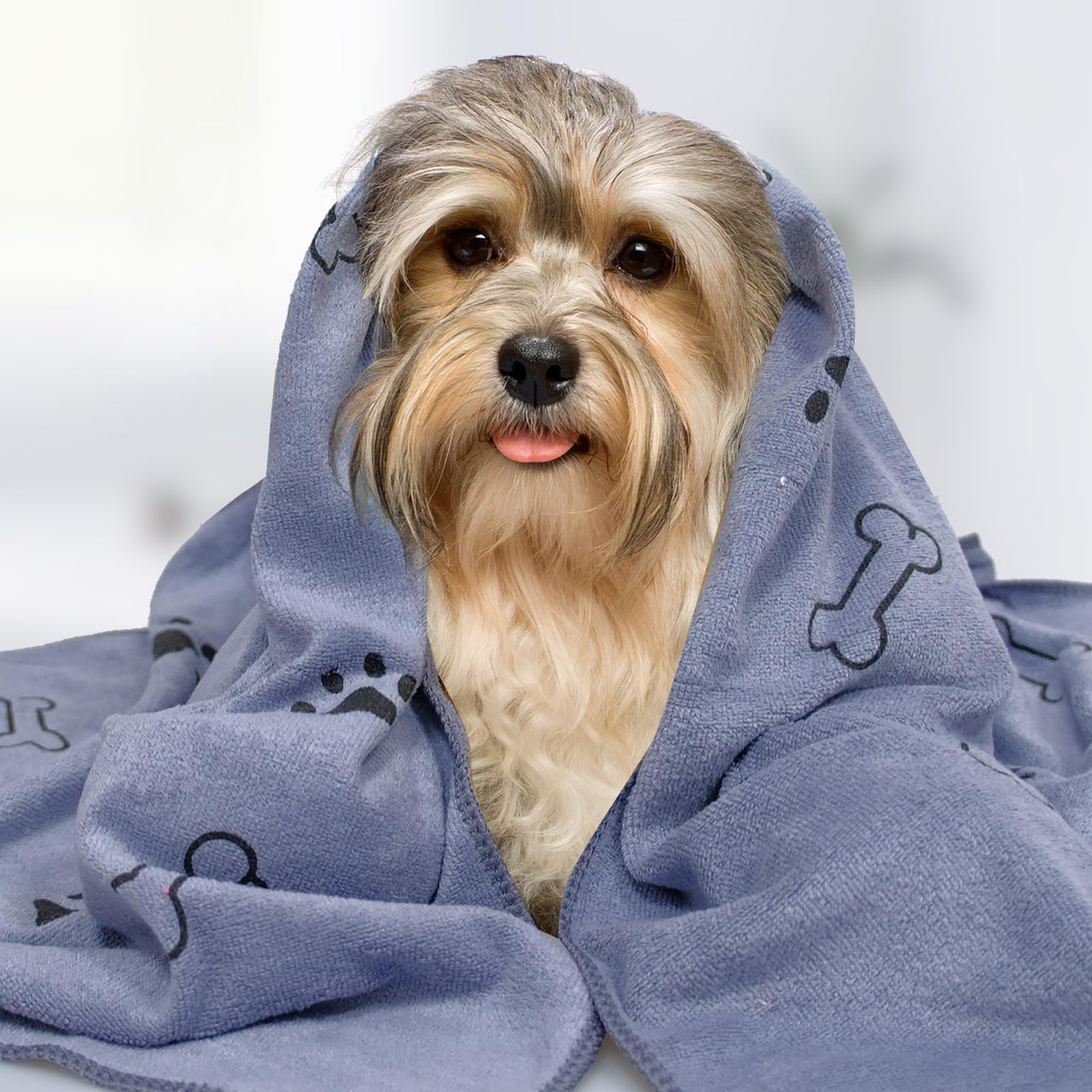 Senonapo towels post-bath dry quickly, keeping pets cozy after washing.