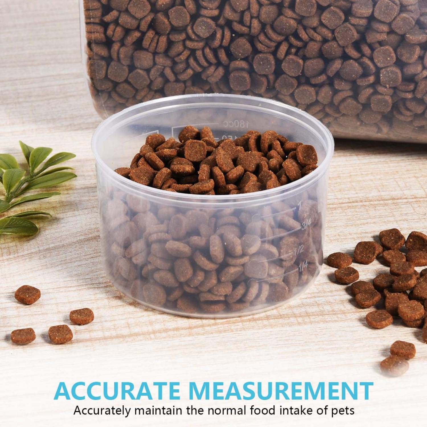 SenseYo sealed lid keeps pet food dry and fresh.