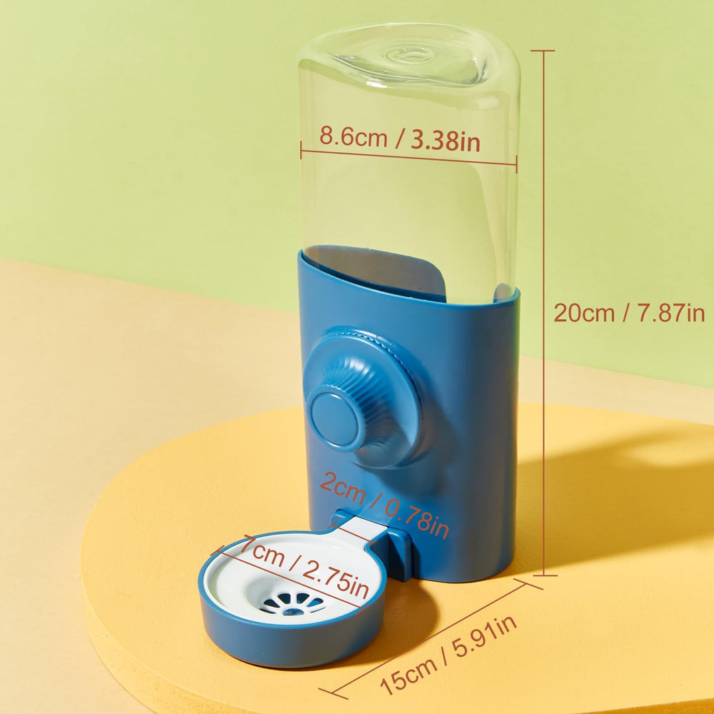Septillar quiet-drinking bottle in use reducing noise.