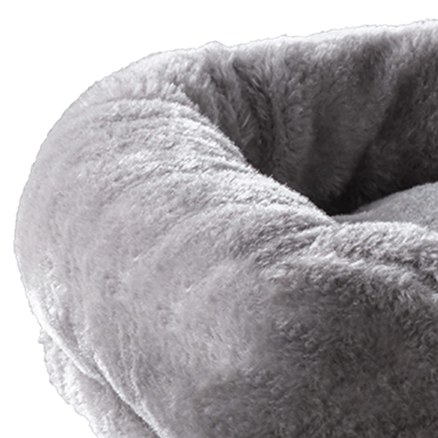 Grey finish blends with modern interiors on the SHA CERLIN cat tree.