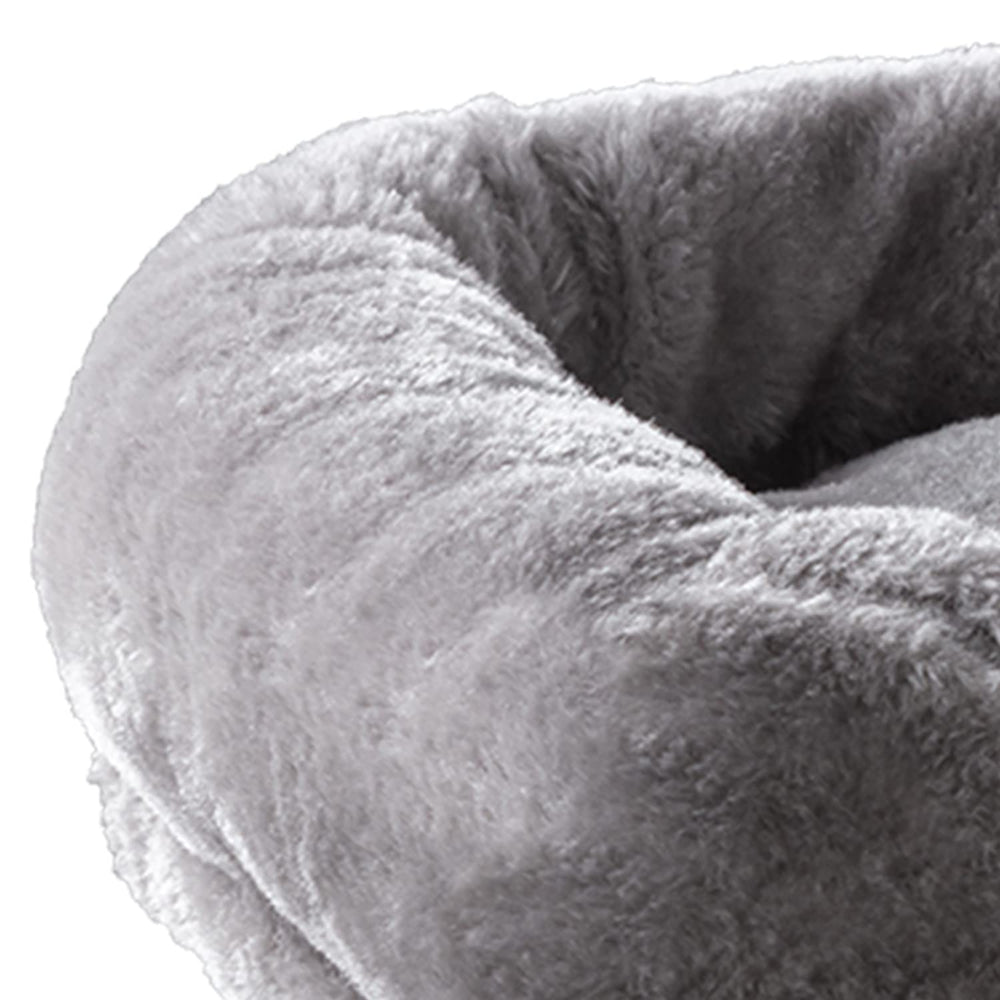 Grey finish blends with modern interiors on the SHA CERLIN cat tree.