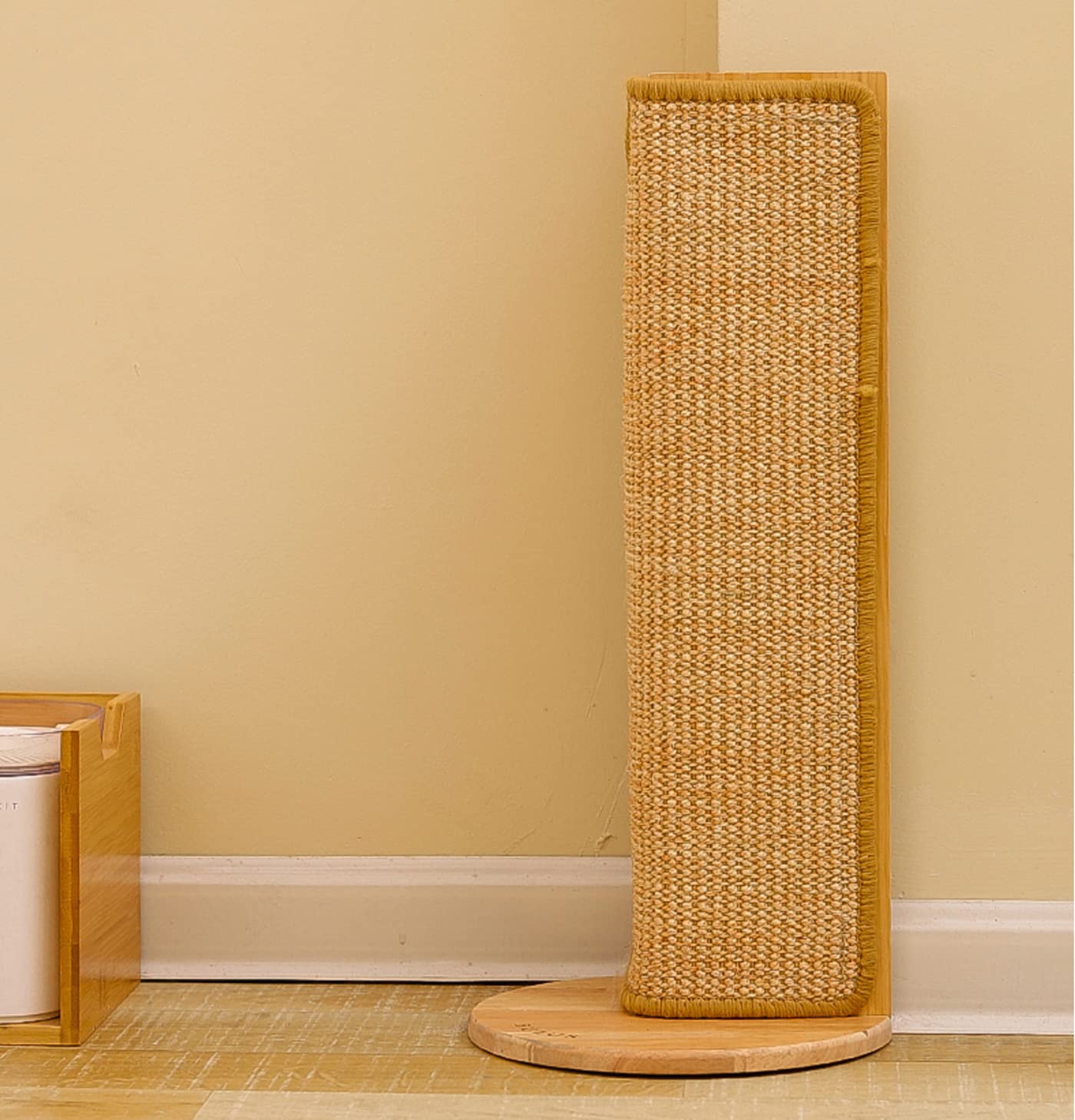 SHENGOCASE tall scratch post 24.5 inches helps cats stretch and relax
