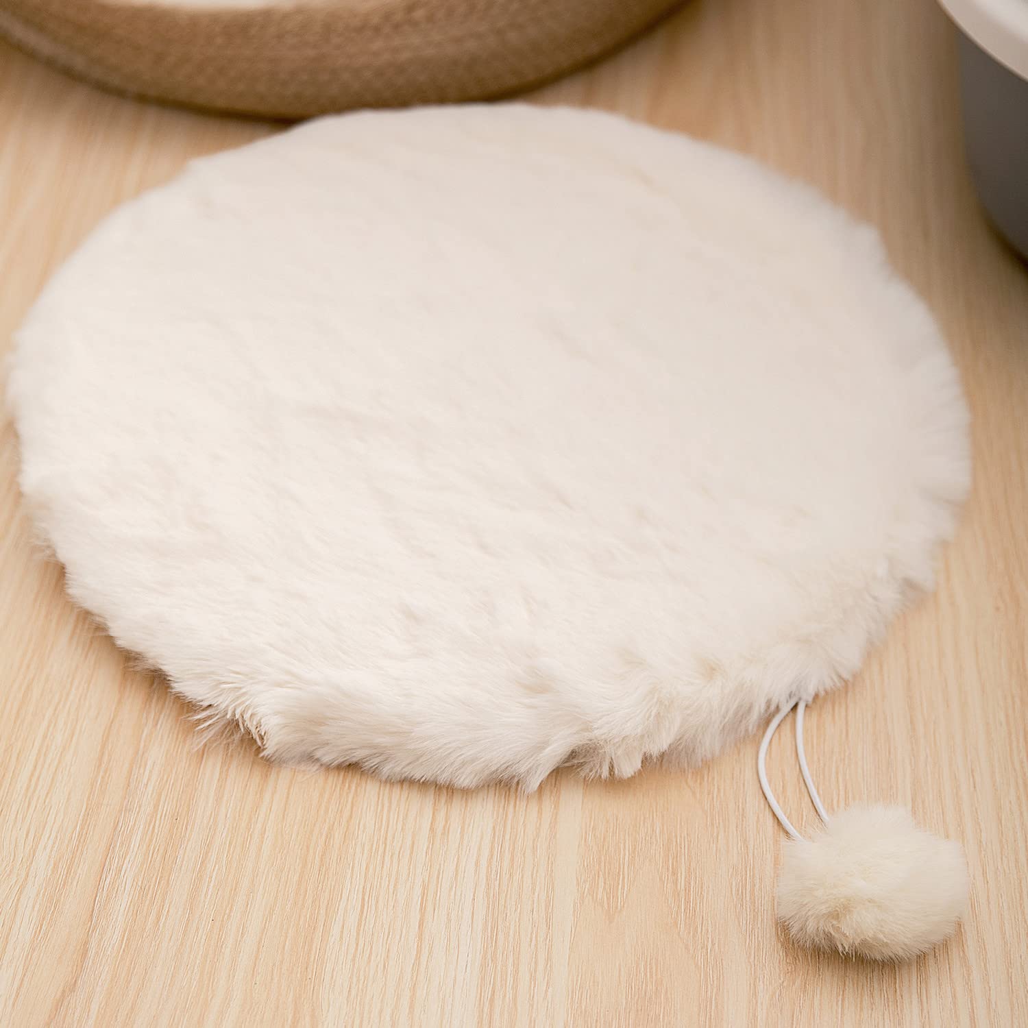 SHENGOCASE close-up shows silky soft fur texture