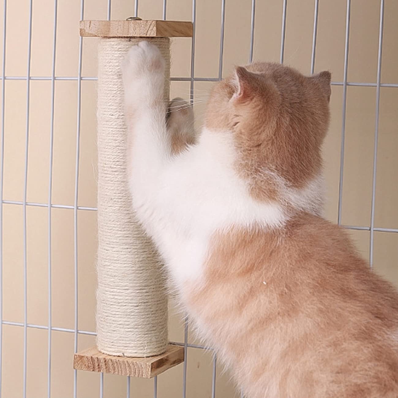 SHENGOCASE safe natural materials combine wood and sisal for healthy scratching.