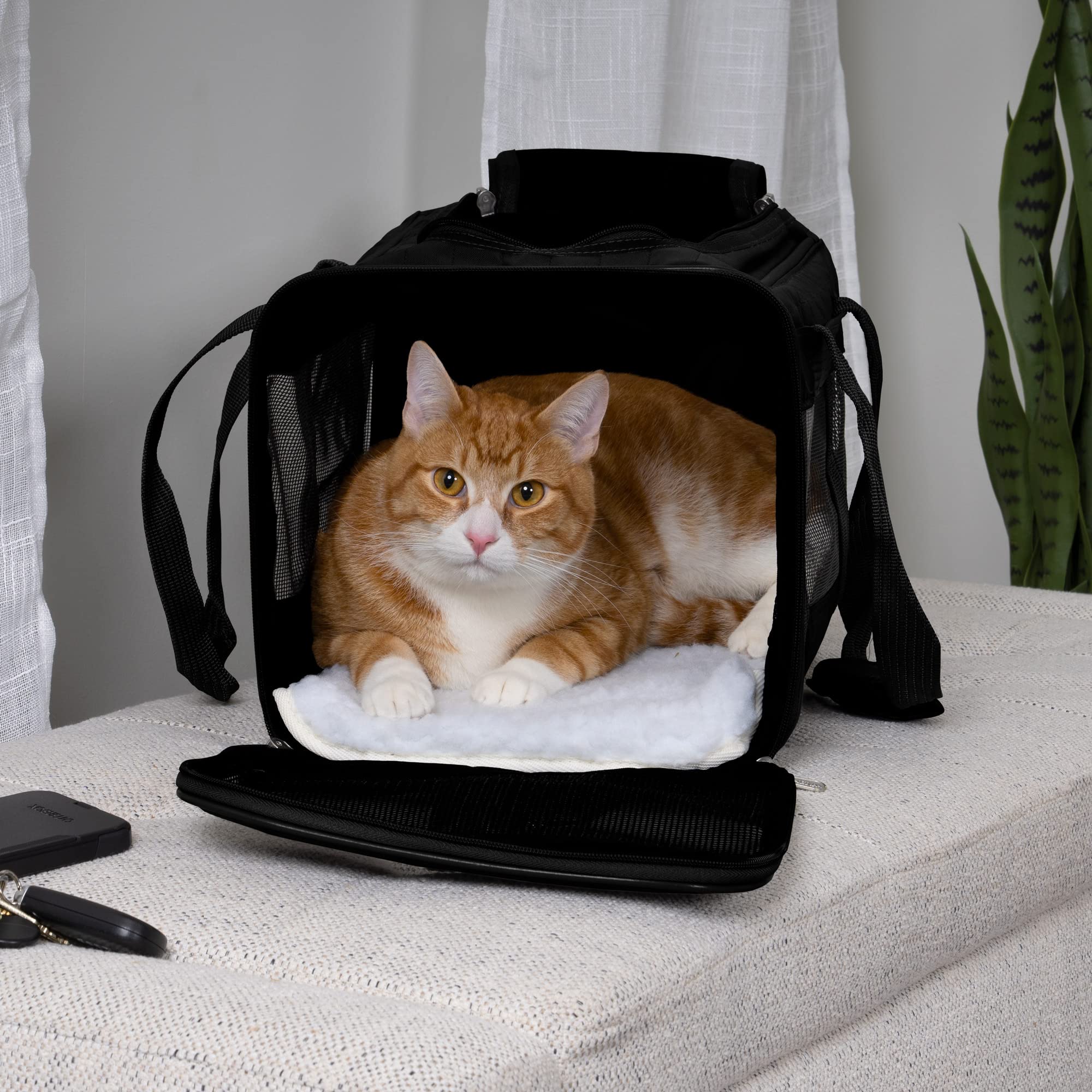 Sherpa Original Deluxe airline-approved design for on-board comfort