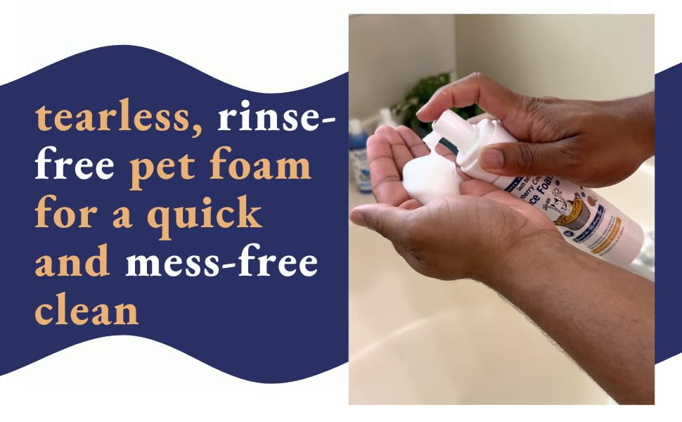 Showseason Blueberry-Coconut Pet Face Foam Cleanser for dogs supports facial care.