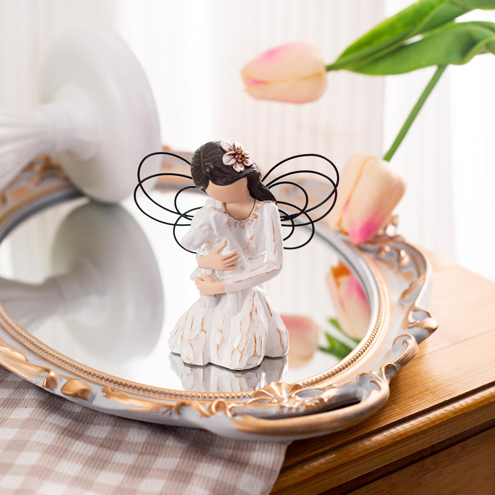 SIGUEJOR durable polyresin sculpture for long-lasting dog remembrance in home decor.