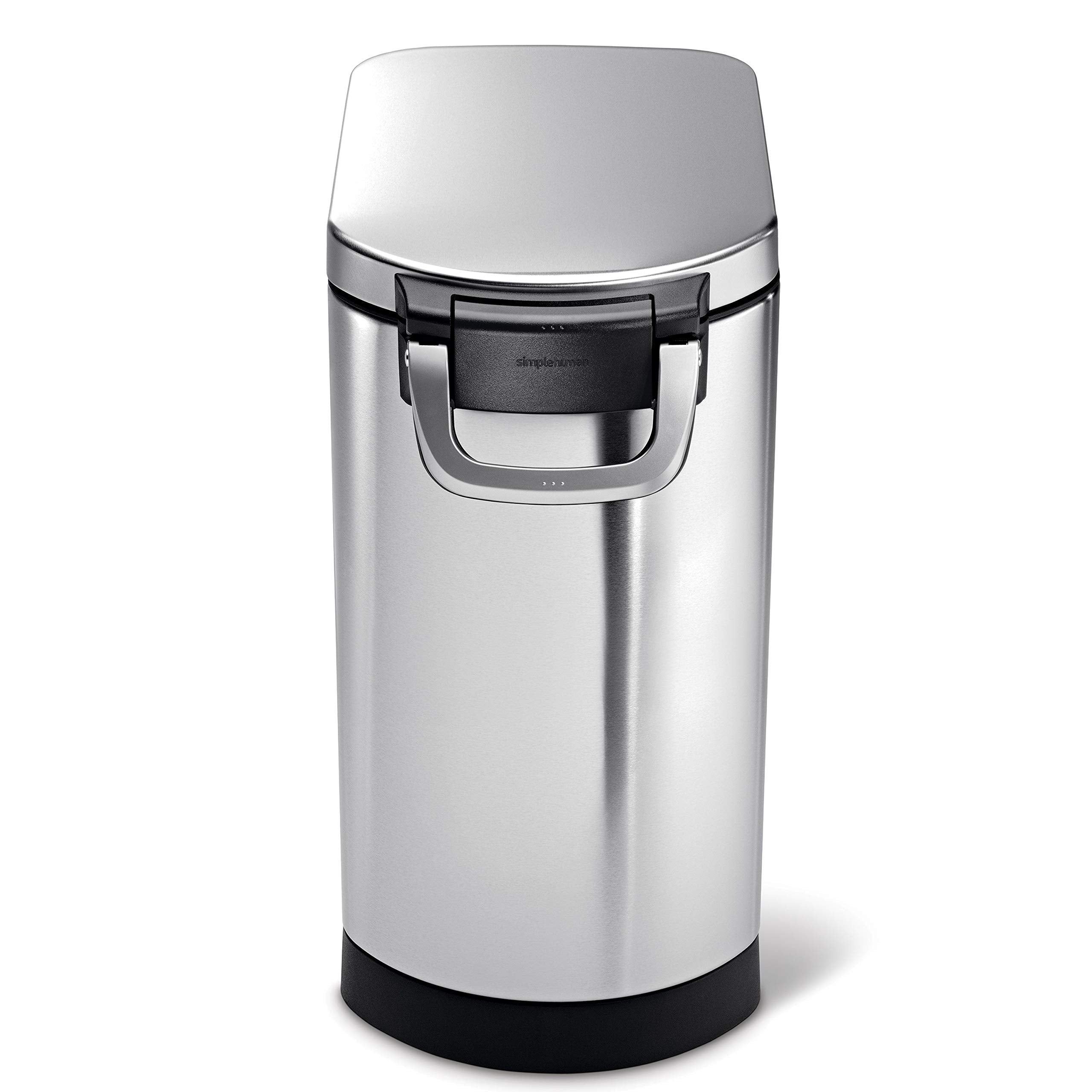 airtight silicone gasket on simplehuman container preserves freshness