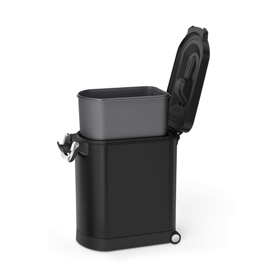 Removable BPA-free inner bucket from the simplehuman container for easy cleaning.