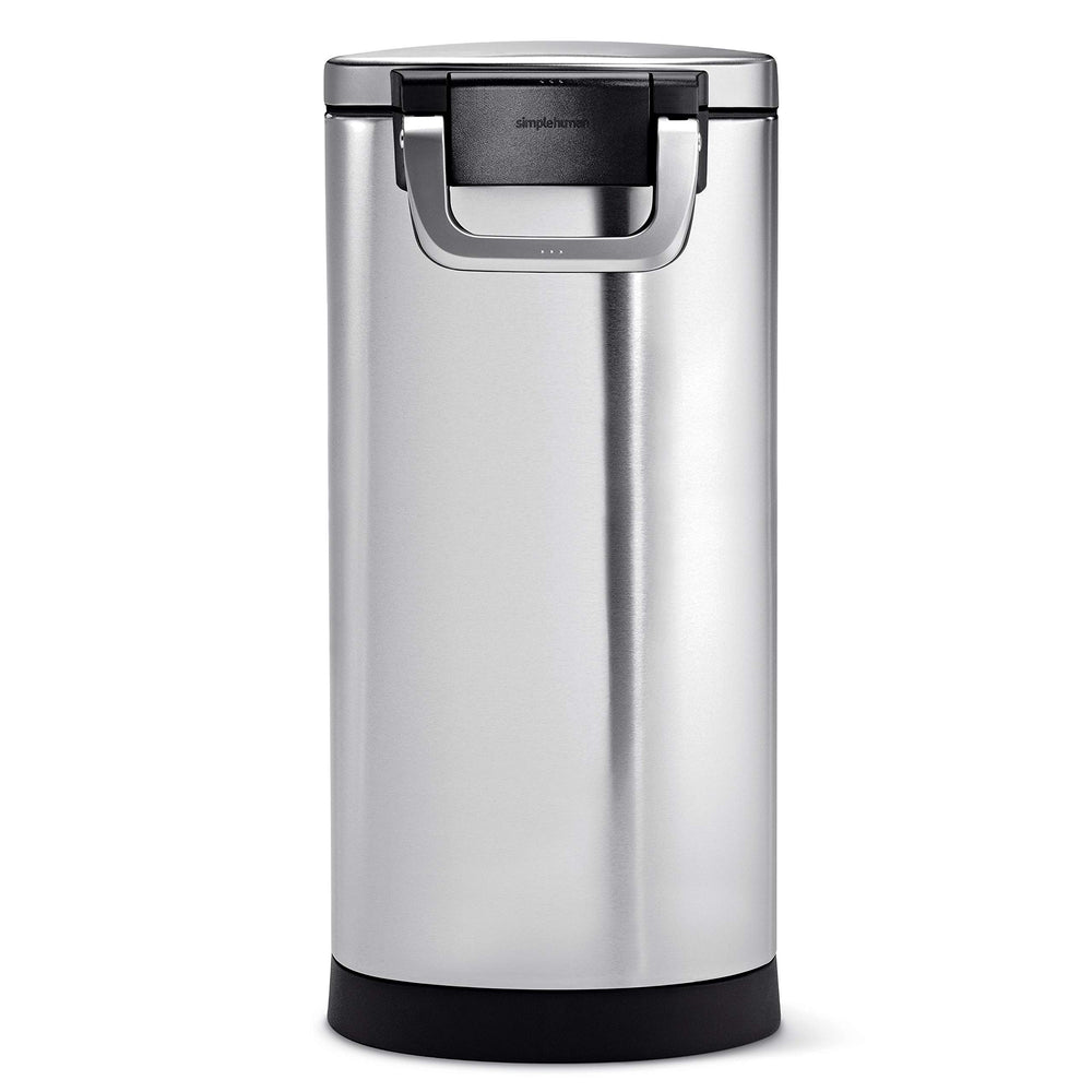 magnetic lid-mounted scoop stored under lid for quick feeding