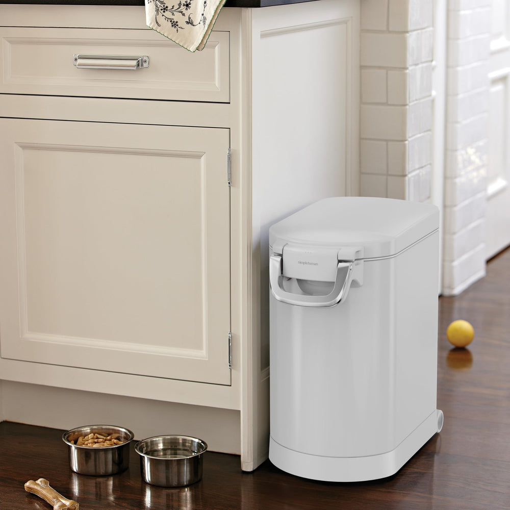 simplehuman 32 lb capacity ideal for bulk dog or bird food.