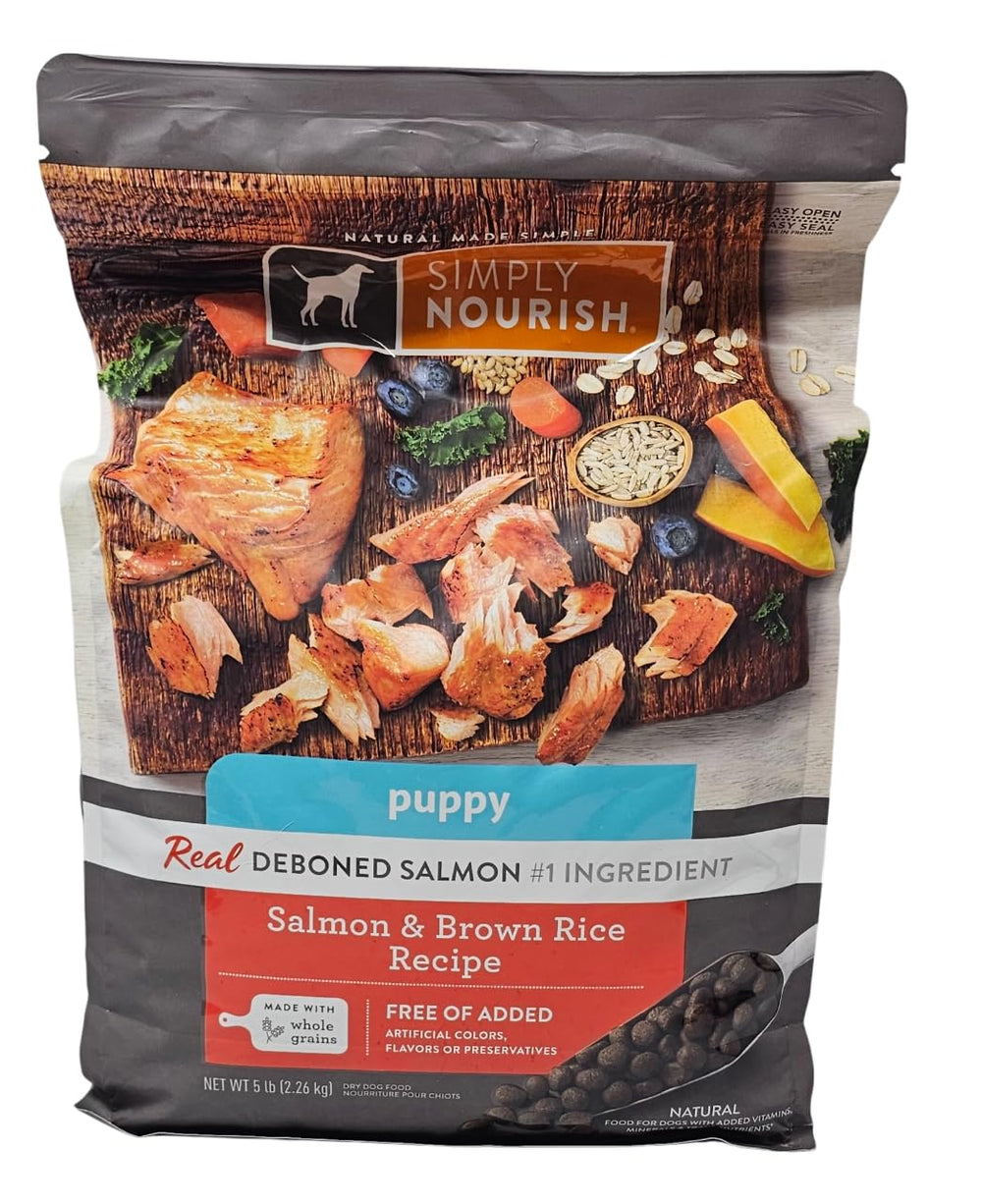 SIMPLY NOURISH Mealtime joy with balanced recipe for growing puppies.