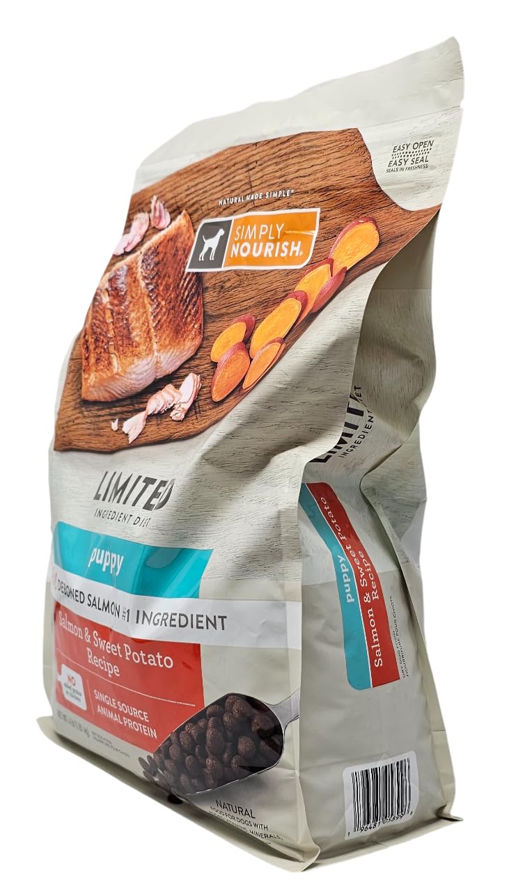 SIMPLY NOURISH bag sealed shows convenient reseal for fresh meals.