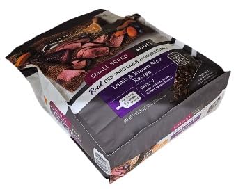 SIMPLY NOURISH USA-made kibble uses wholesome grains to balance meals.