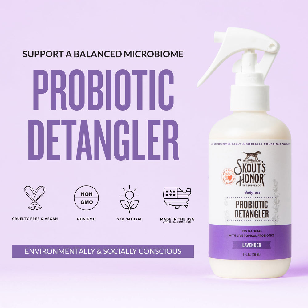 Label closeup of Skout's Honor Probiotic Pet Detangler showing natural ingredients