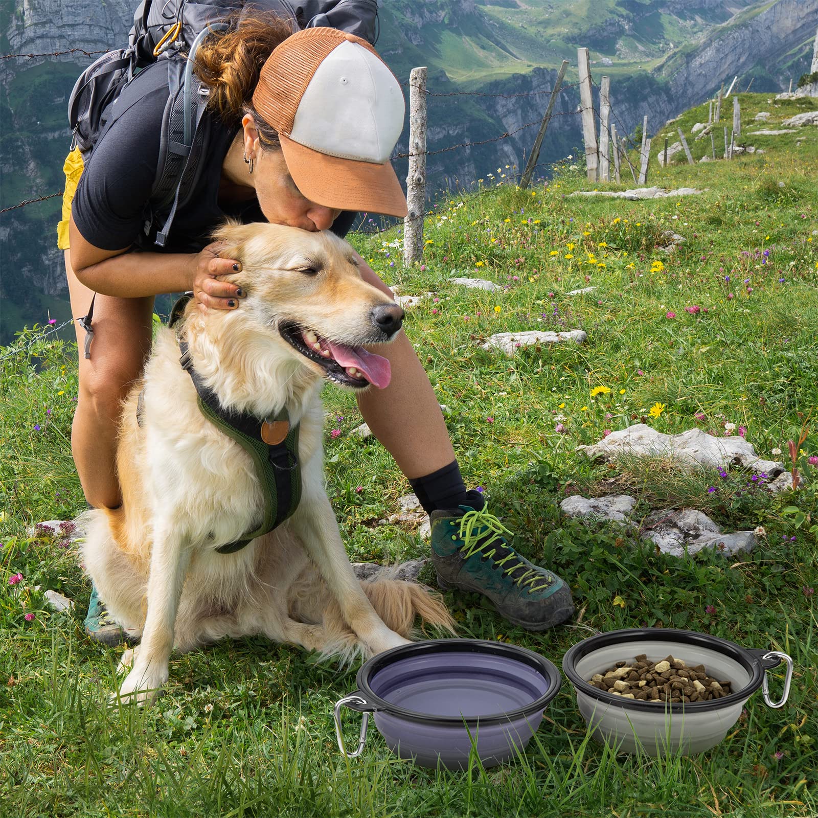 SLSON 2-pack with carabiners enables secure outdoor use.