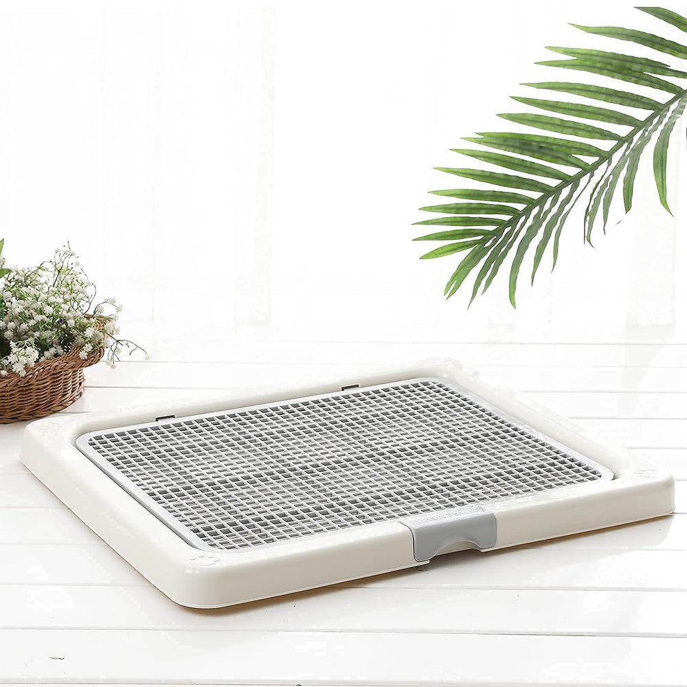 Smart Paws bottom compartment shown with water resistance