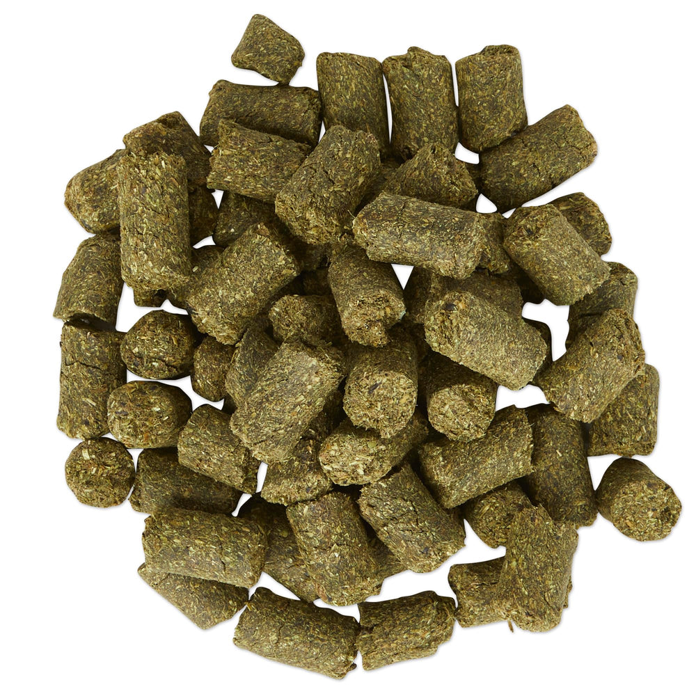 SmartEquine Equi Treats alfalfa and beet pulp base highlighted for fiber-forward snacking