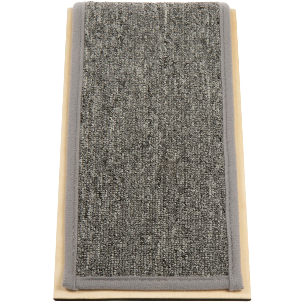 SmartyKat Loop carpet surface resists heavy claws for long-lasting use.
