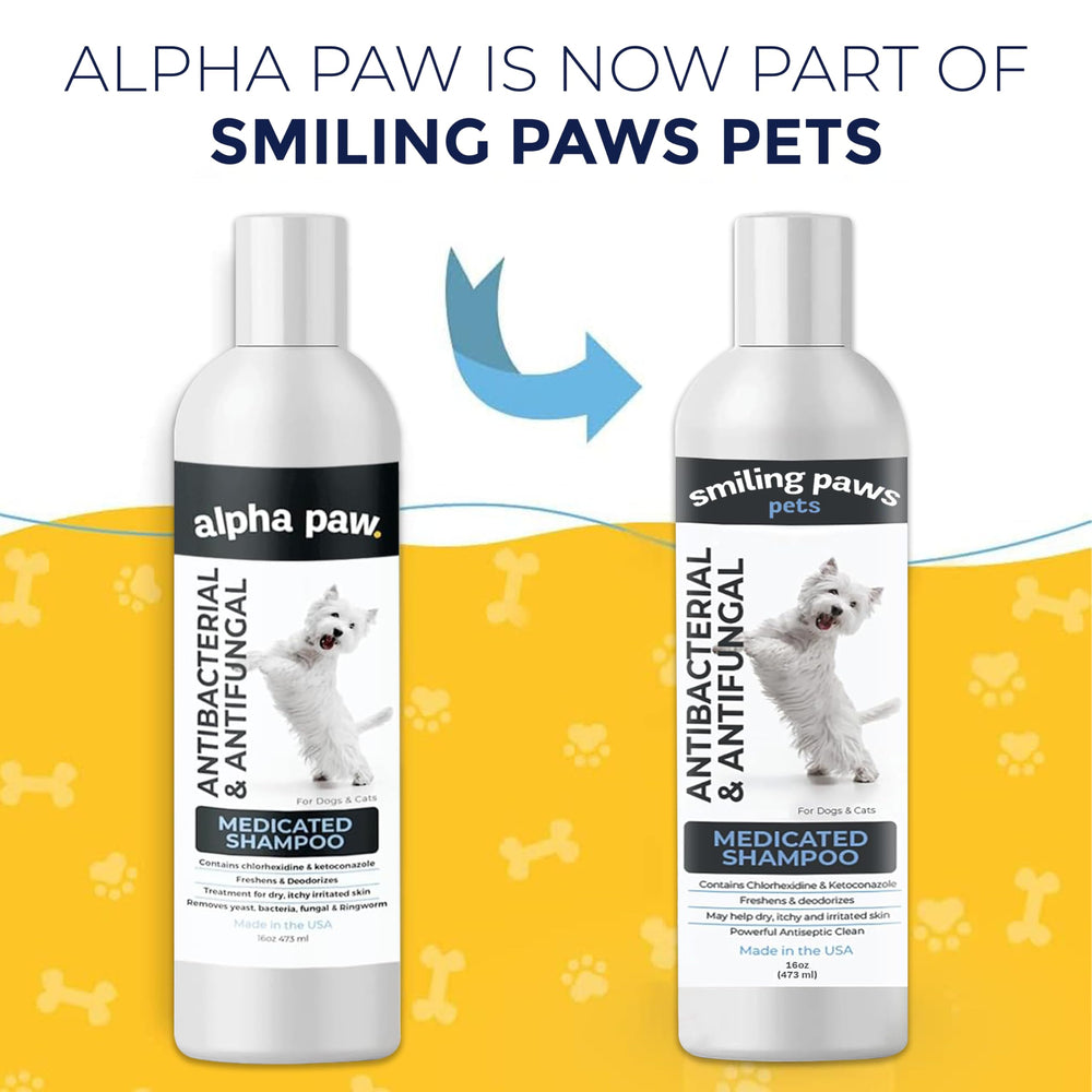 Smiling Paws Medicated Shampoo bottle back label highlighting vet-grade ingredients.
