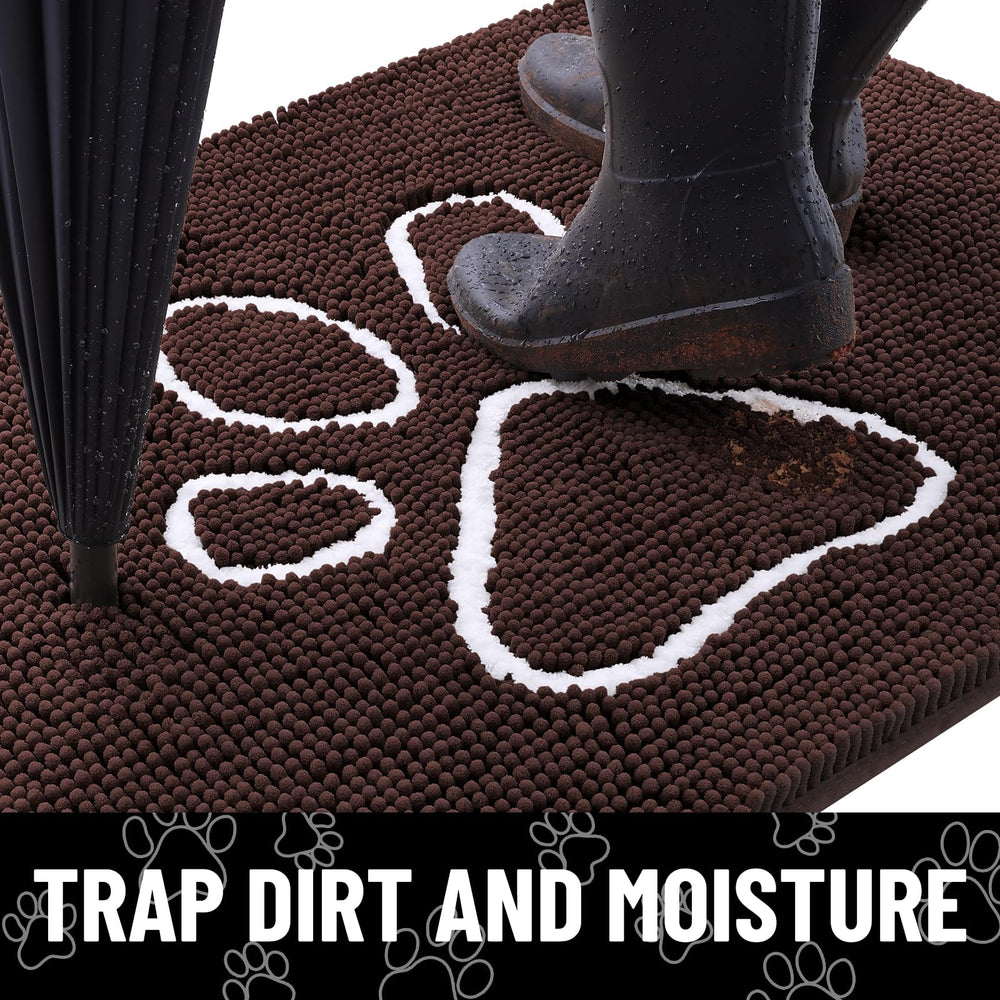 Smiry dirt-trapping mat with absorbent fibers keeps floors dry after outdoor play.