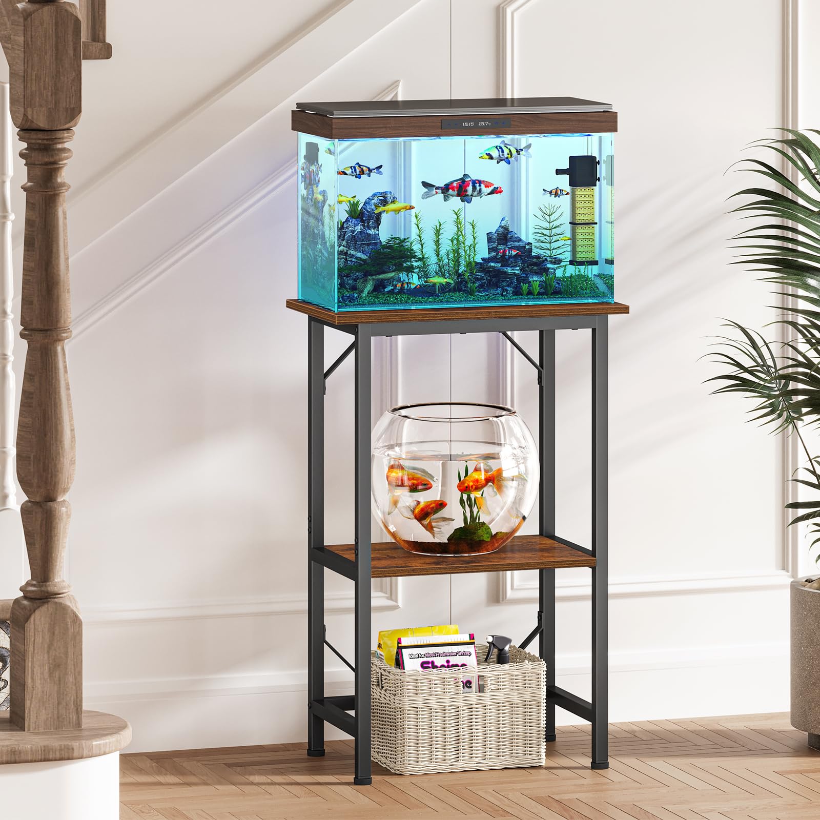 Snughome 10-Gallon Aquarium Stand middle shelf with ample space.