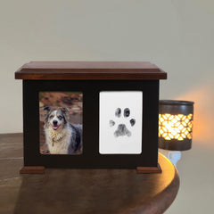 Sofunii dog urn pine wood texture close-up highlighting natural grain.