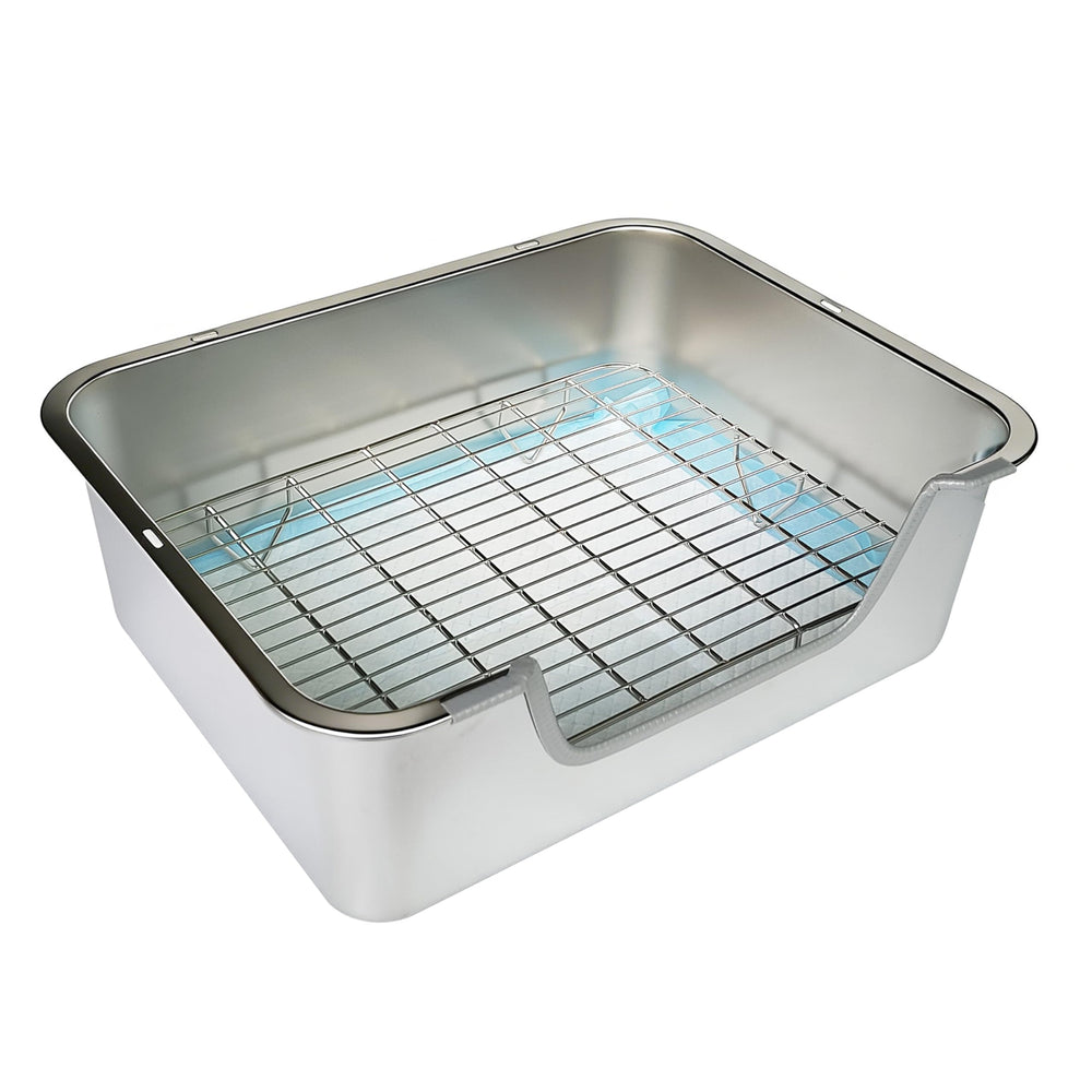 Sorstrem litter box detachable hooks illustrate stable cage attachment during daily use.