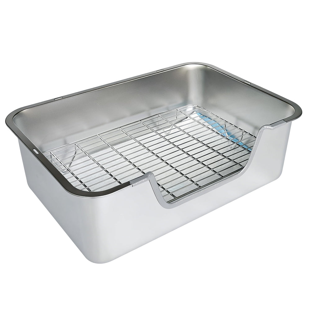 Sorstrem XL spacious rabbit litter area to encourage comfortable movement.
