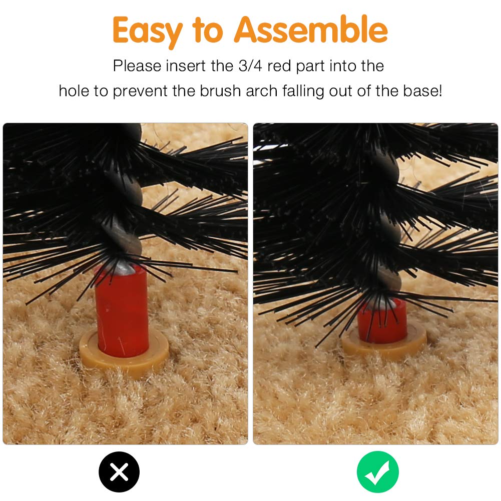 SSAWcasa hanging mouse toy engaging playful kittens during playtime.