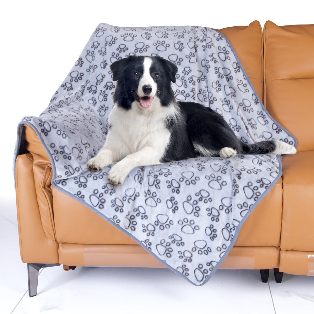 Stuffed blanket gift wrap packaging, ideal as a thoughtful pet gift.