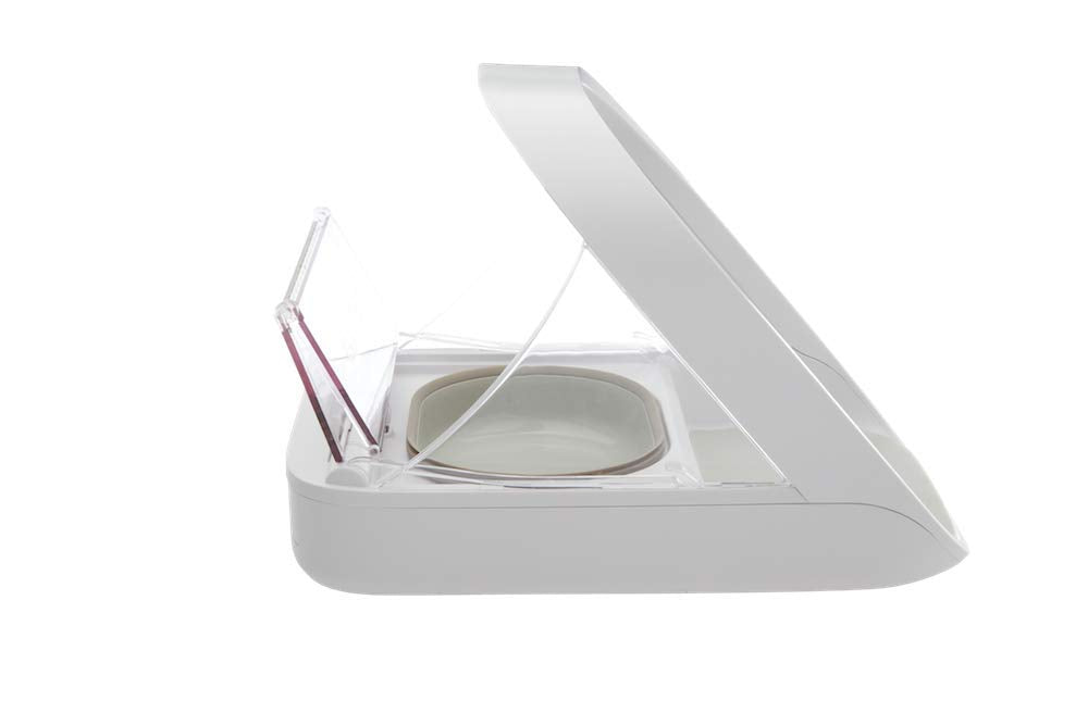 SureFlap SureFeed lid seal keeps meals fresher.