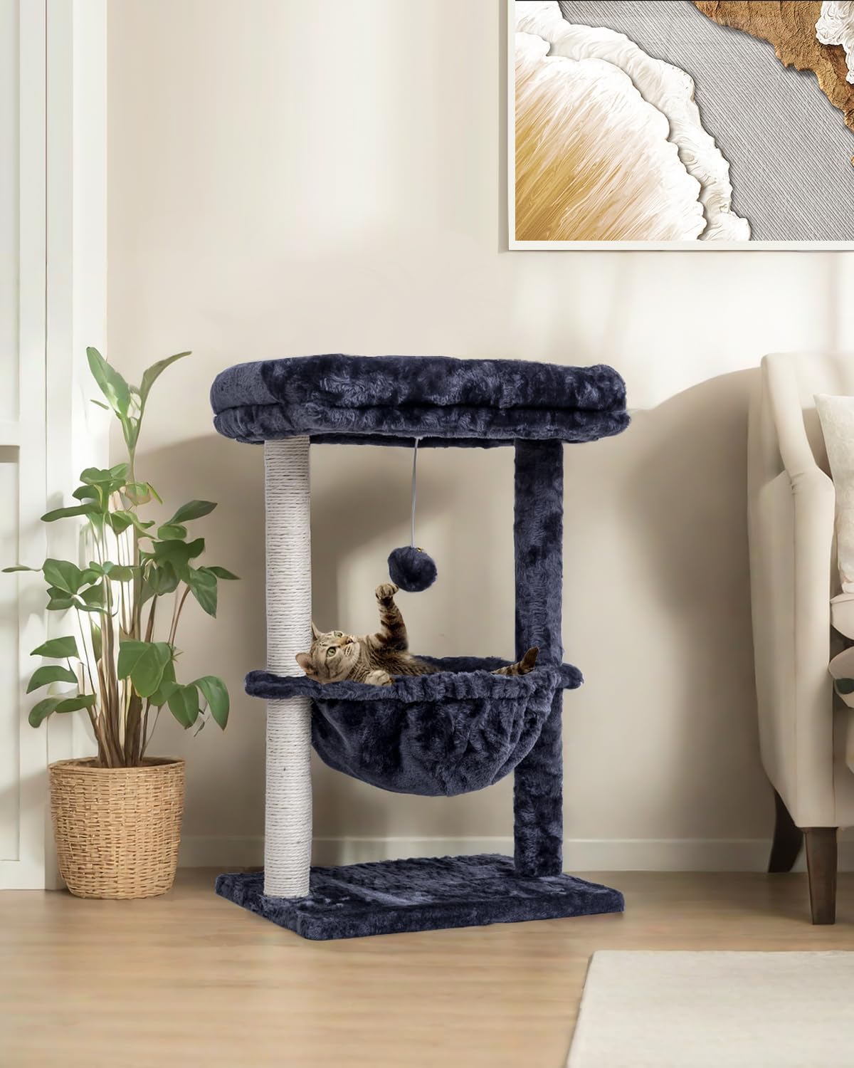 SYANDLVY Small Cat Tree sturdy base keeps the unit stable during jumps.