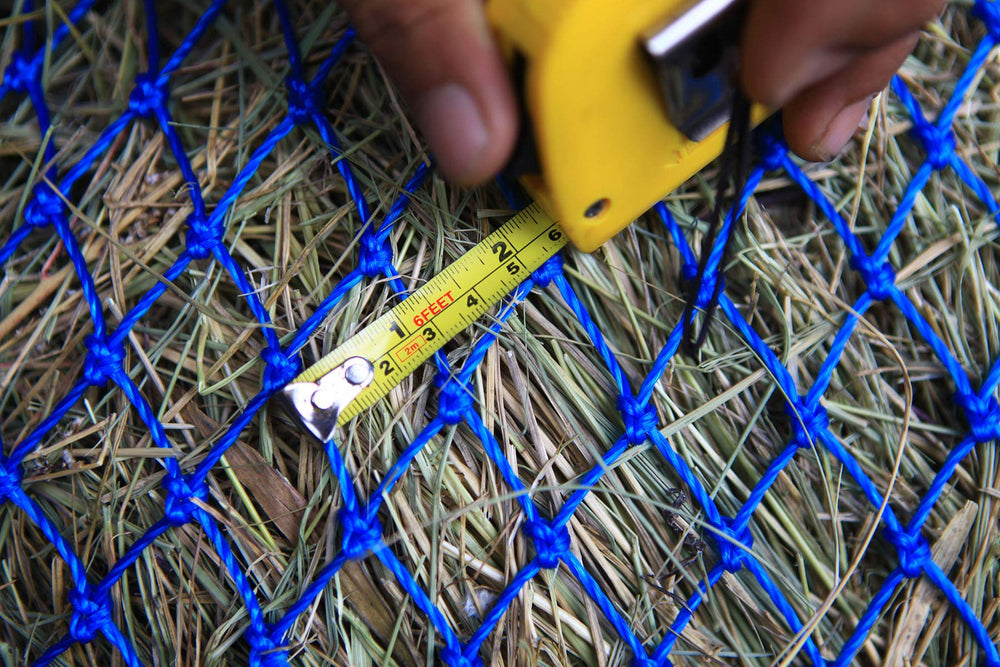 T TEKE net capacity demonstrates approx 14.3 lb hay holding for balanced feeding.