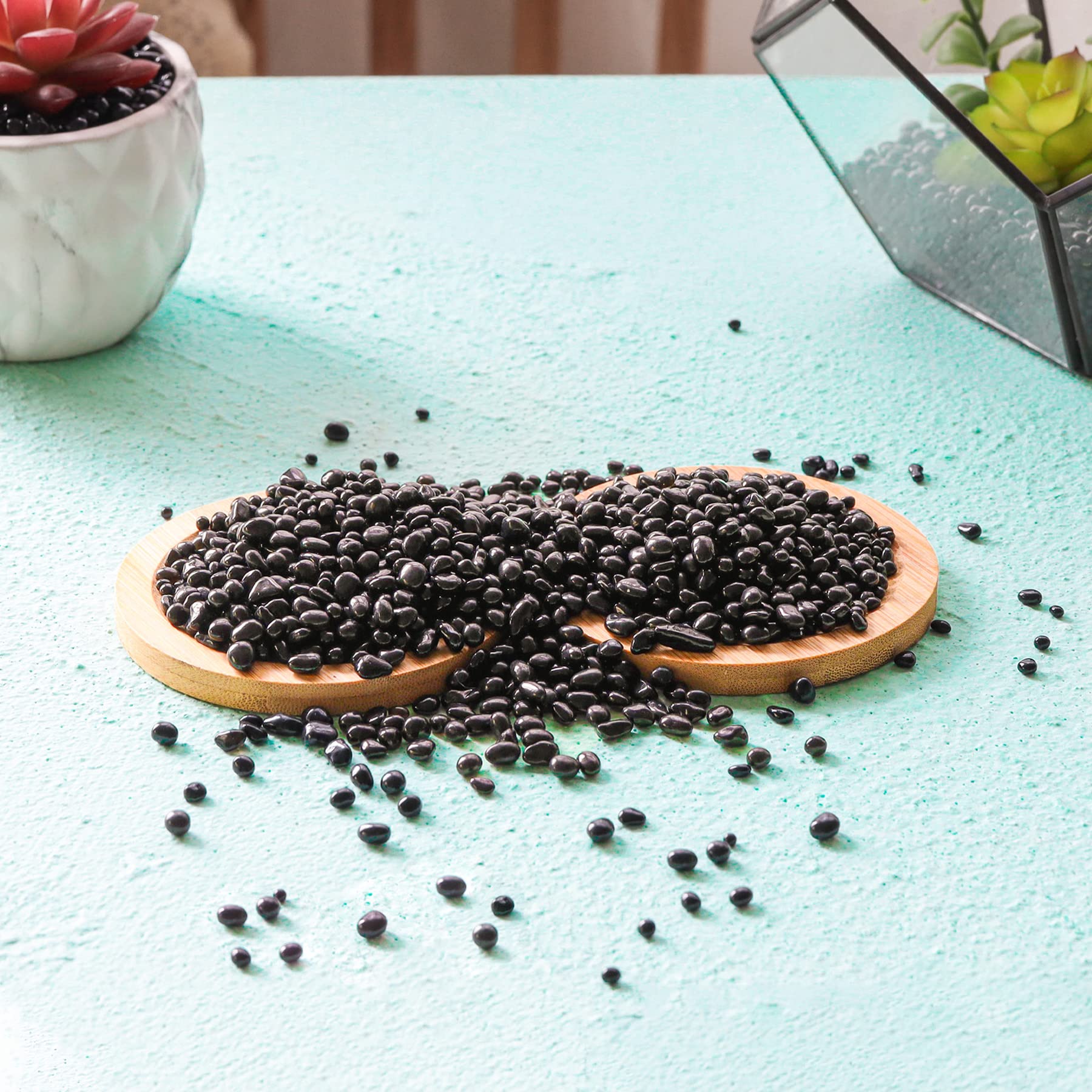 T4U natural black pebbles with a glossy finish