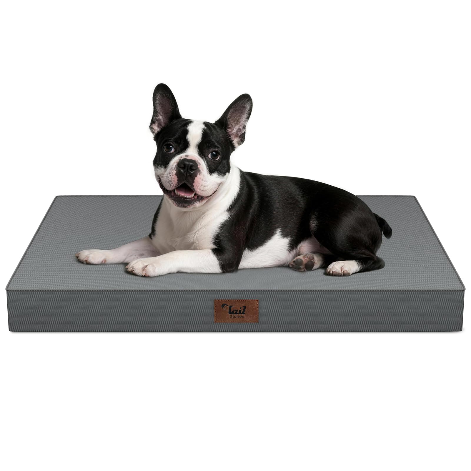 Tail Stories waterproof Oxford bed for outdoor use protects against spills and accidents.