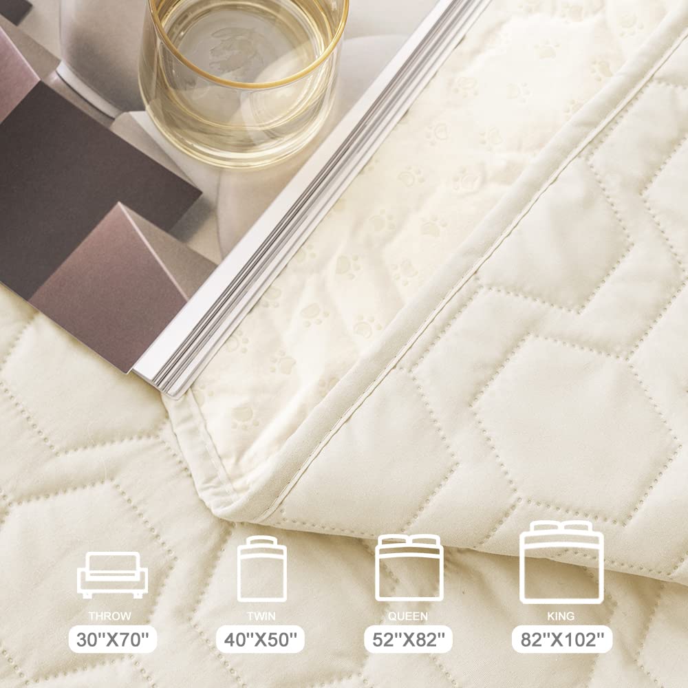 Tcksstex multiuse blanket as picnic mat outdoors.