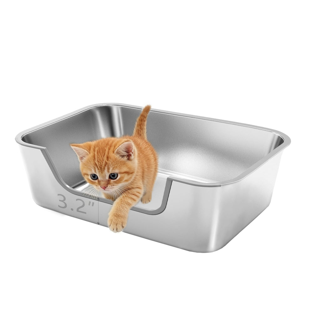 Tehoao low-entry litter box entrance eases access for kittens and seniors.