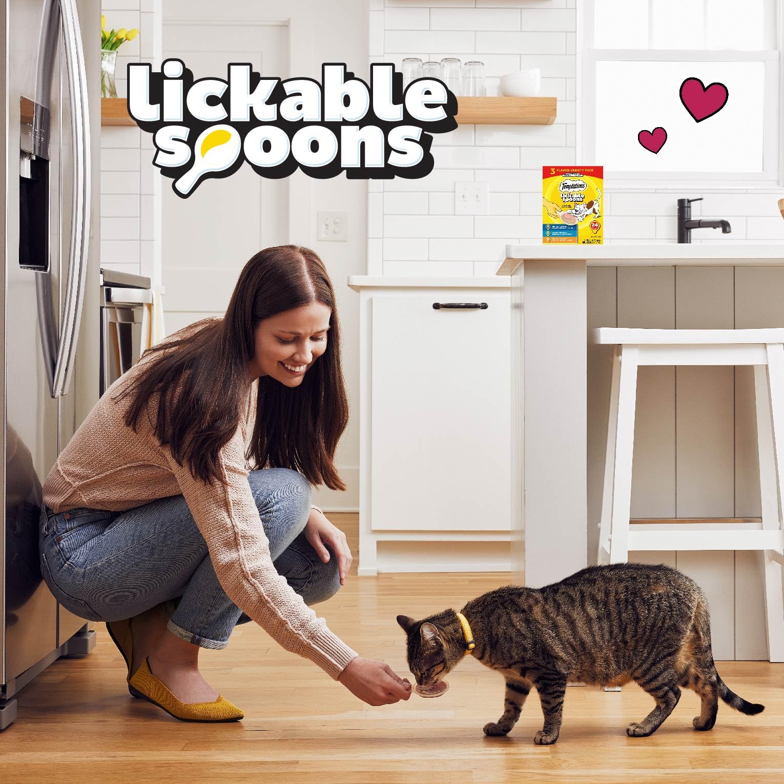 Temptations Lickable Spoons mess-free puree for easy treat time.