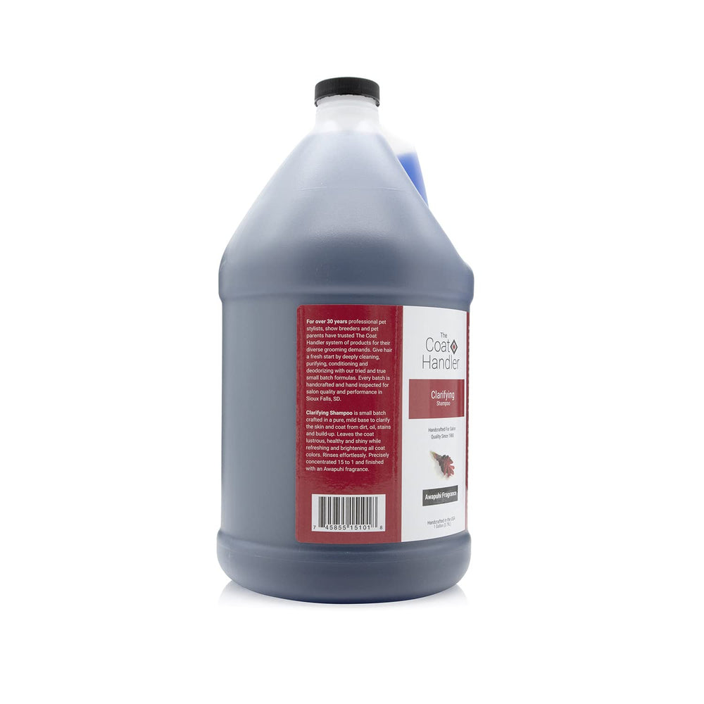 Label close-up showing professional-grade shampoo for salon-quality coat brightening.