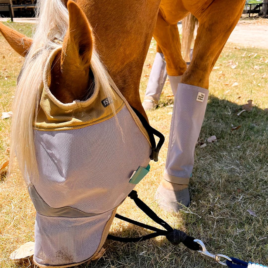 The Sunny Zebra durability ensures long-lasting use in daily turnout.