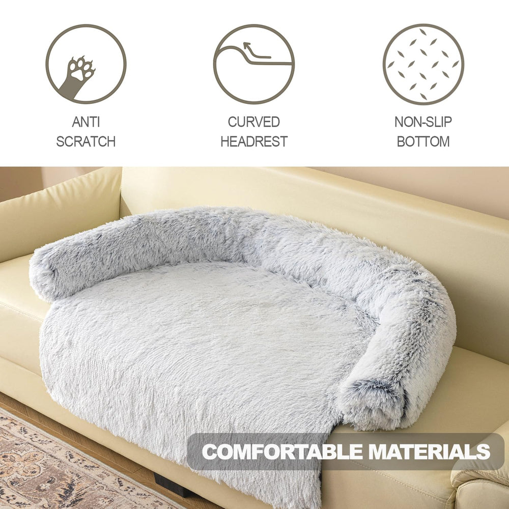 Tinaco three-sided bolster creates a secure, nest-like resting space.