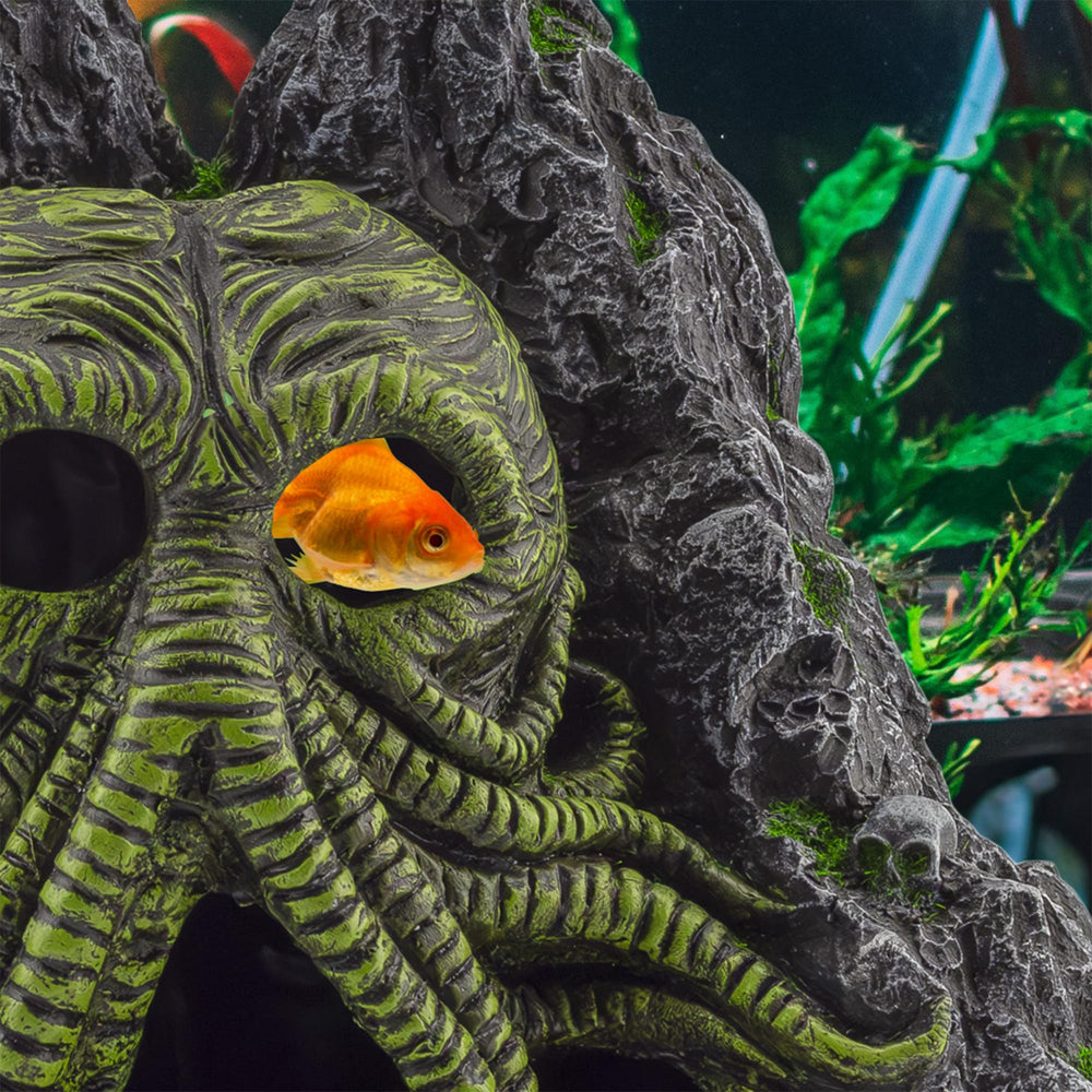 Resin craft of Toy Vault Cthulhu cave feels durable for freshwater and saltwater setups.