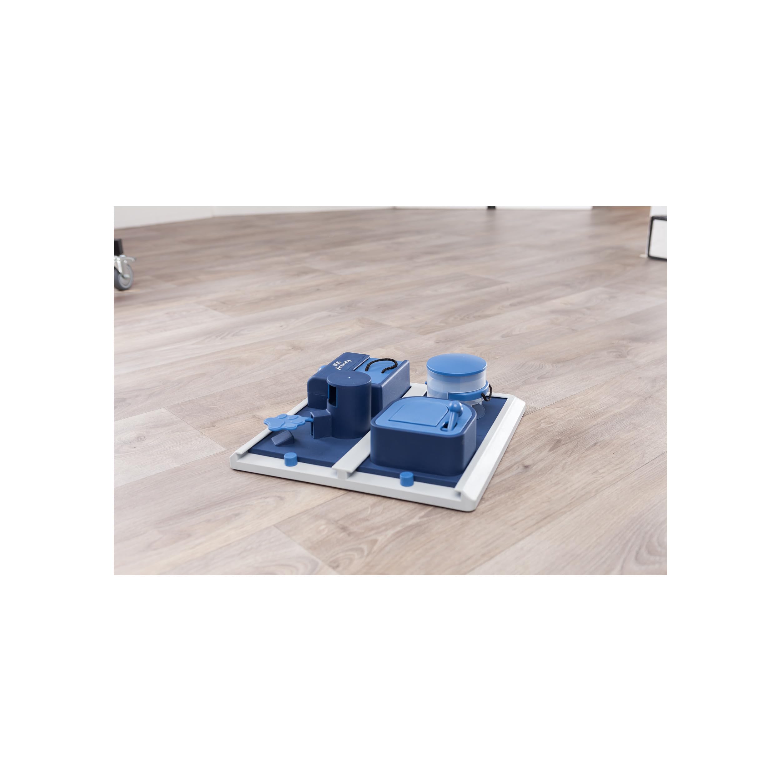 TRIXIE Easy-clean design makes post-play cleanup quick and simple.