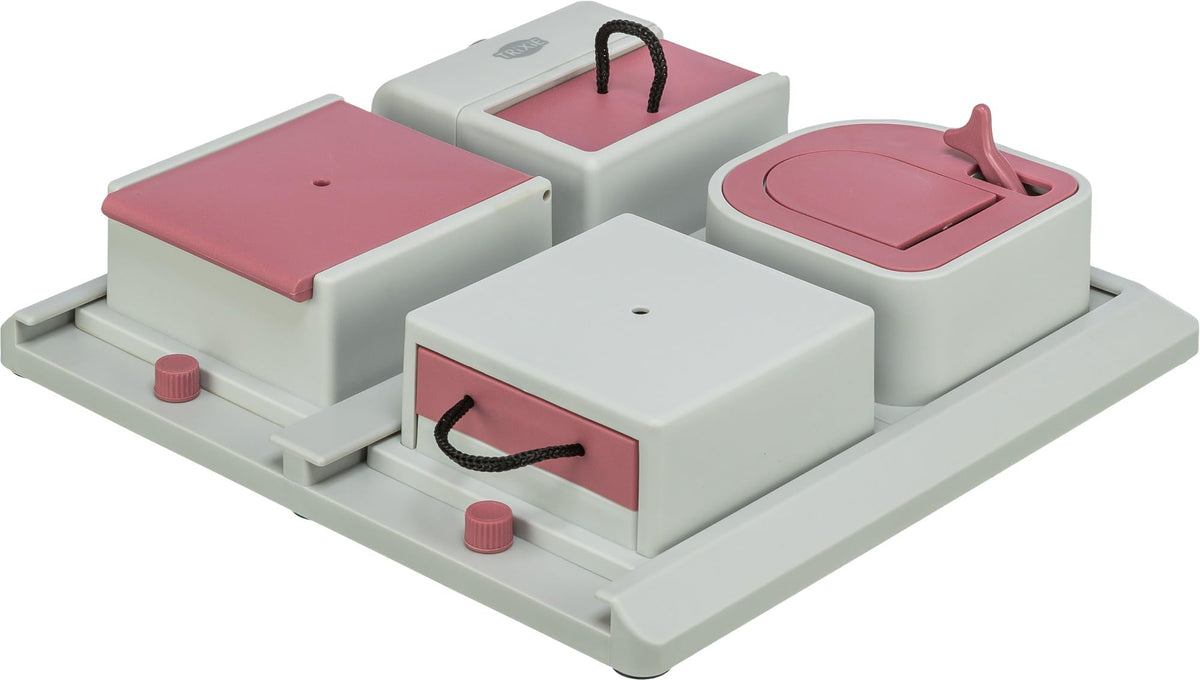 TRIXIE Poker Box four-compartments puzzle prompts slow eating and problem-solving.