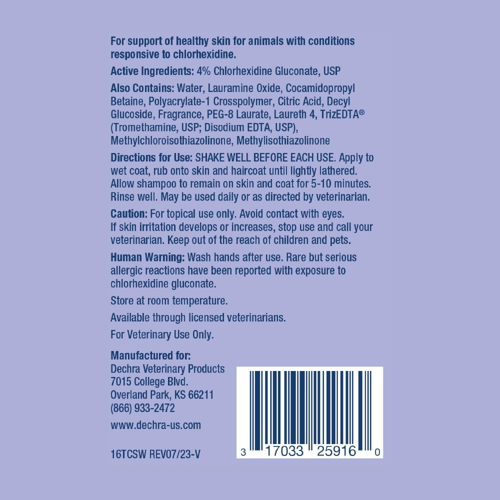 TrizCHLOR 4 Shampoo bottle for cats, soothing cleanse for fur coats.