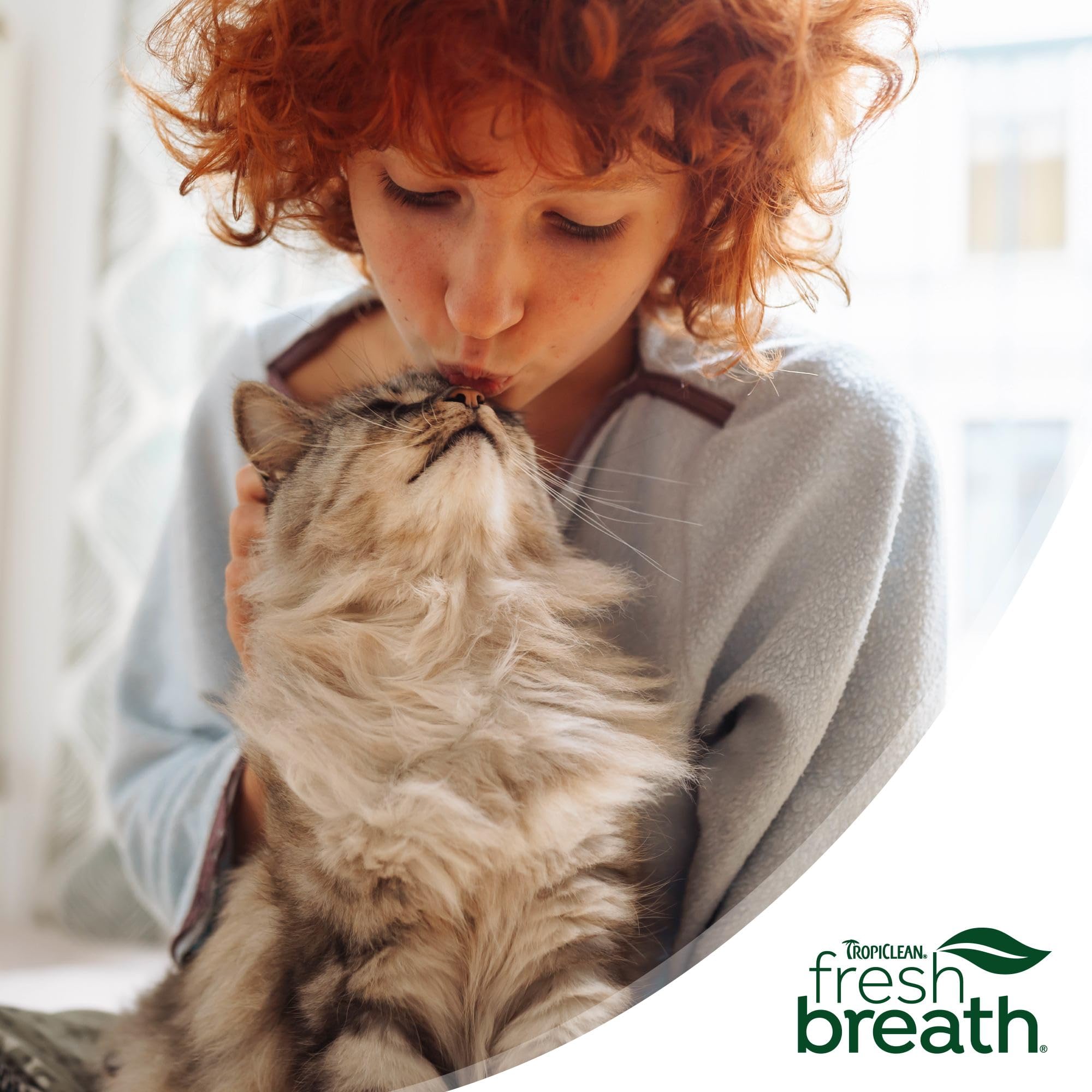 TropiClean Fresh Breath Cat Dental Water Additive aroma-friendly formula aids administration